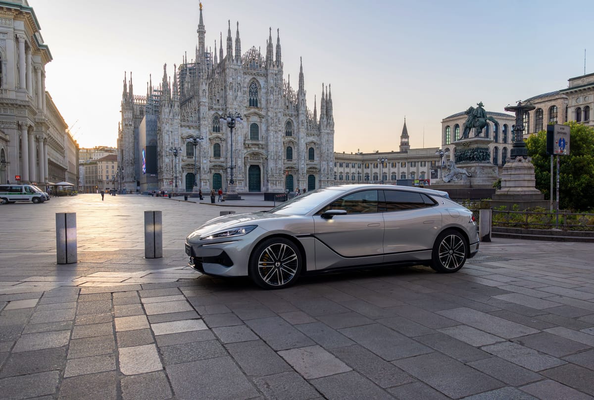 Denza Z9 GT: el chino con traje de Armani que viene a darle un susto al Taycan