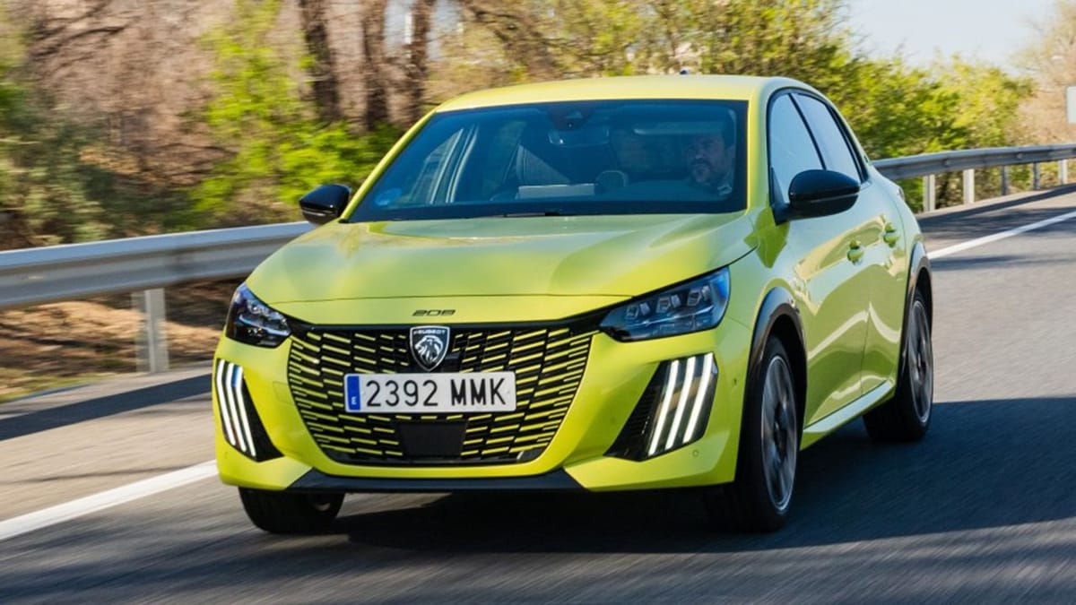 Peugeot e-208 2025: más autonomía, más mala leche y más listo que nunca